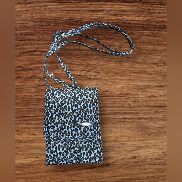 NWOT Travelon Purse Womens Leopard Print Expandable Compact Crossbody Bag - Picture 2 of 9